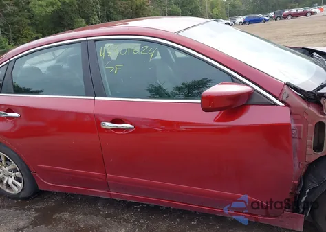 2015 Nissan Altima 2.5 S из США, поврежденный, VIN 1N4AL3AP0FC155914